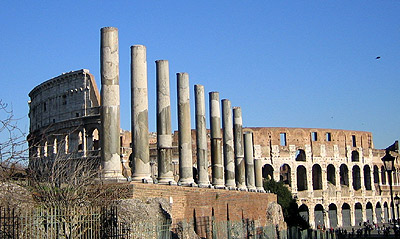 Colosseo dall'Arco di Tito, Roma